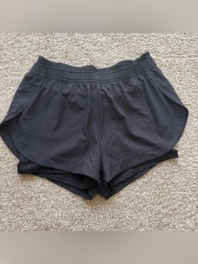 Vuori Luna Shorts